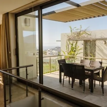 Geris Sleeps 6 With Pool And Air Con Βίλα Giris