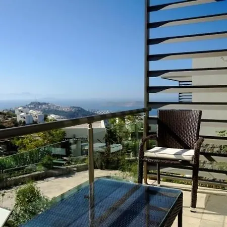 Geris Sleeps 6 With Pool And Air Con Giris